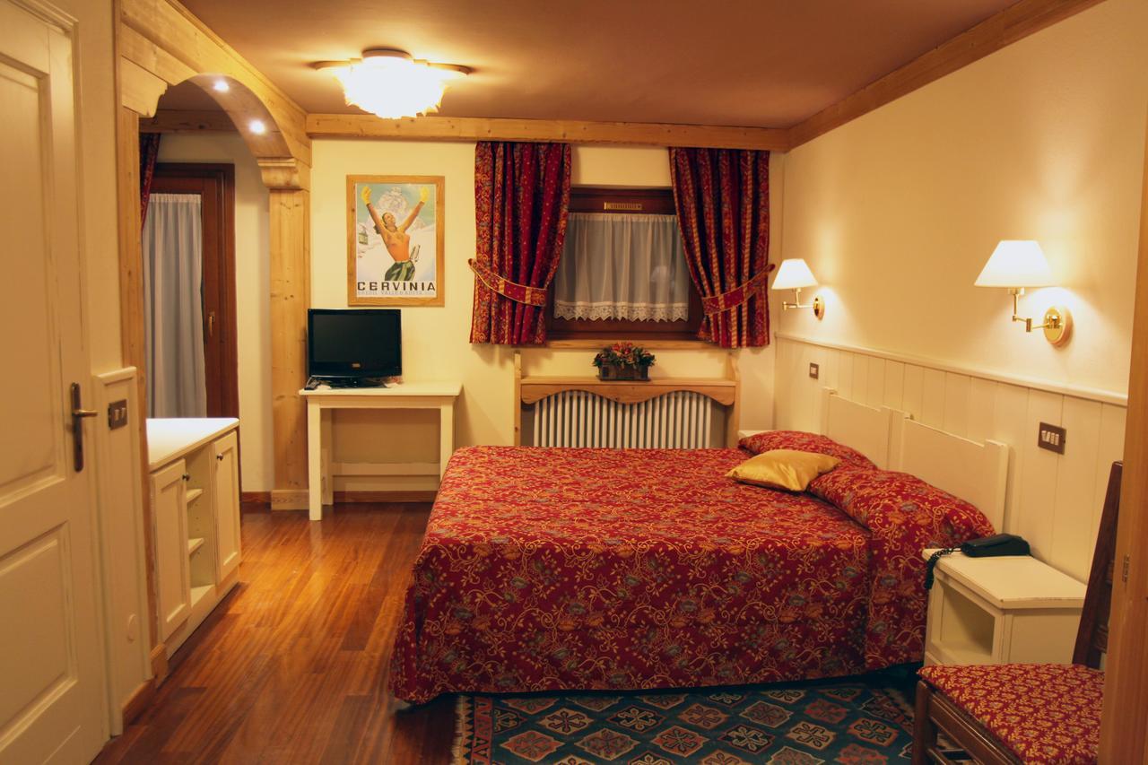 Hotel Fosson Breuil-Cervinia Exterior photo